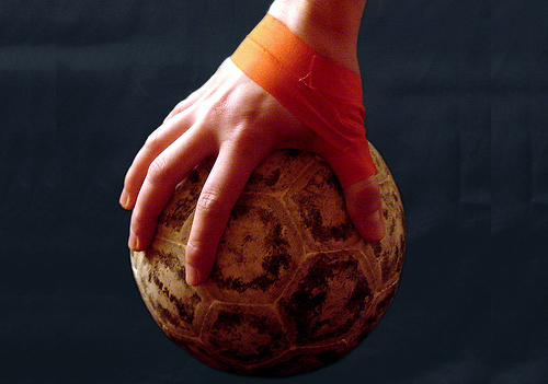 الاربعاء ٢٧ ابريل تكريم فرق كرة اليد
